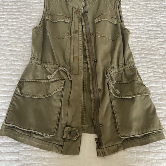Utility Vest Olive Green - Picture 2 of 5